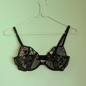 Victoria's Secret 32C Very Sexy Lace-Up Open Cut Demi Floral Embroidery Bra 111